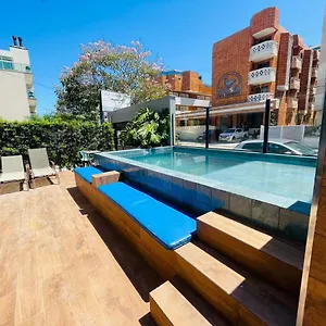 https://hotel-ariana-apart-canasvieiras.santa-catarina-brasil.com